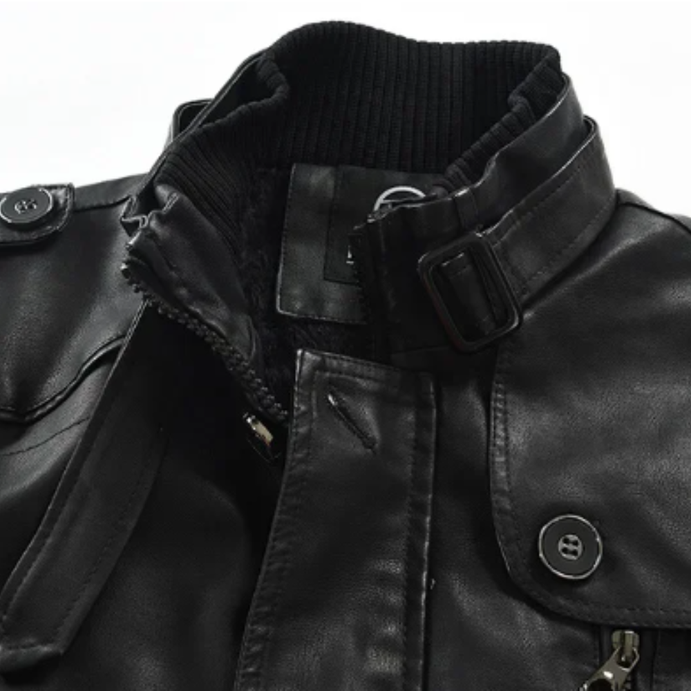 Elegante chaqueta motera larga de cuero
