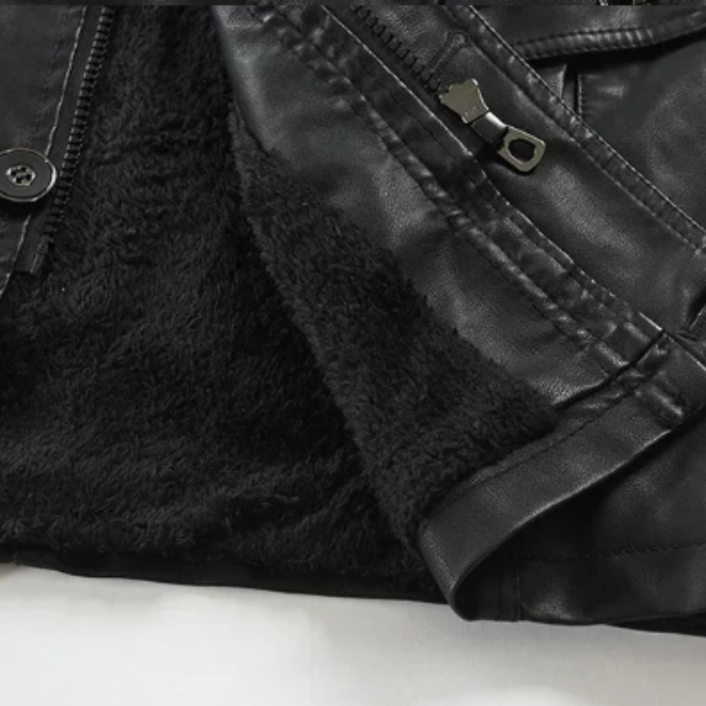 Elegante chaqueta motera larga de cuero